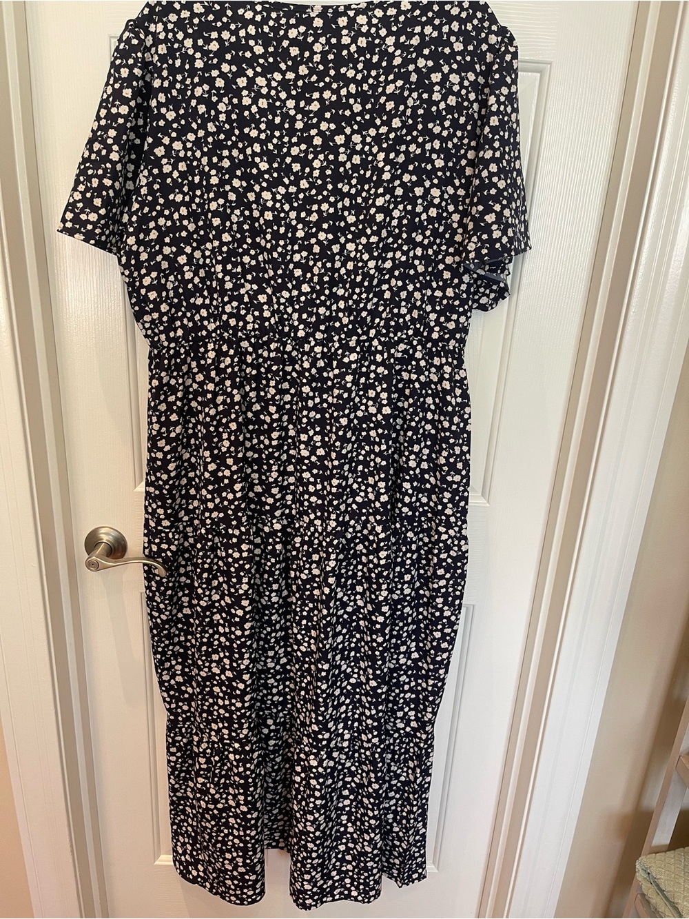 Plus Size Navy Blue Printed Maxi Dress with V-Neck - Picture 6 of 7